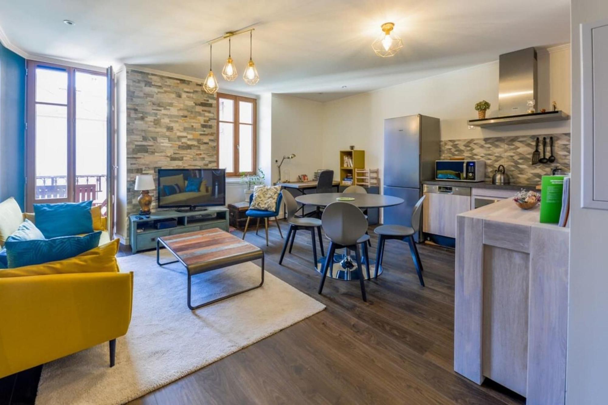אנסי 3-Star Rated Apartment In The Heart Of The Old Town With A View מראה חיצוני תמונה